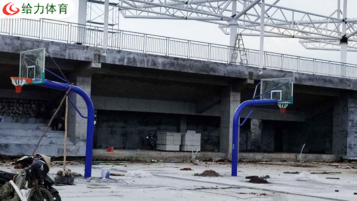 學校固定籃球架