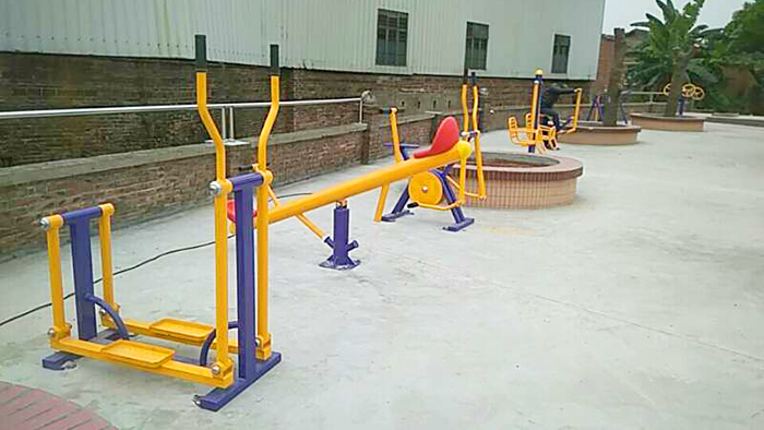 小區(qū)健身器材也有使用期限，你造嗎？