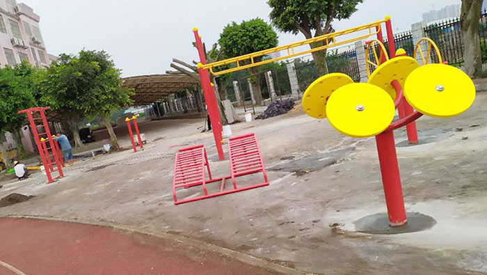 佛山市南海區(qū)大瀝鎮(zhèn)水頭小學(xué)安裝給力體育戶(hù)外健身器材工程案例