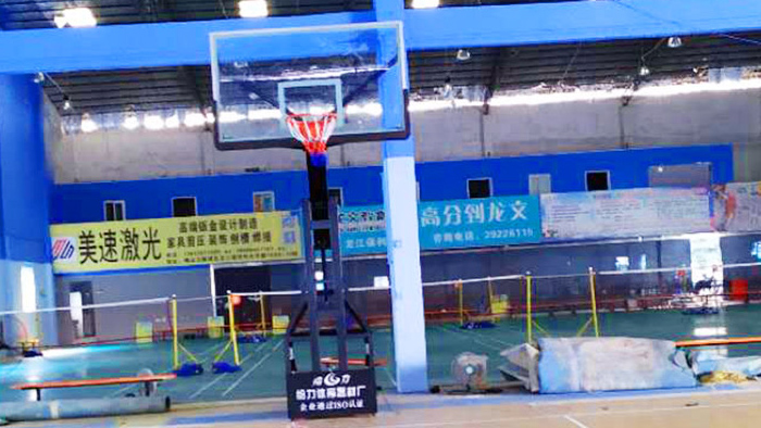 手動(dòng)液壓籃球架