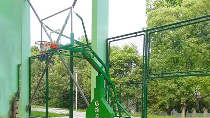 移動(dòng)籃球架