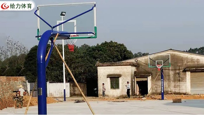 清遠江濱公園籃球架已換新 給居民帶來新體驗