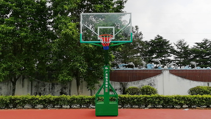 移動(dòng)籃球架
