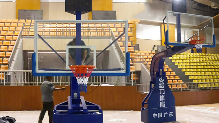 透明活動籃球架